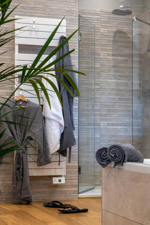 Escale Rochelaise B&B, Spa Bain Nordique Et Sauna Tonneau Ла-Рошель Экстерьер фото