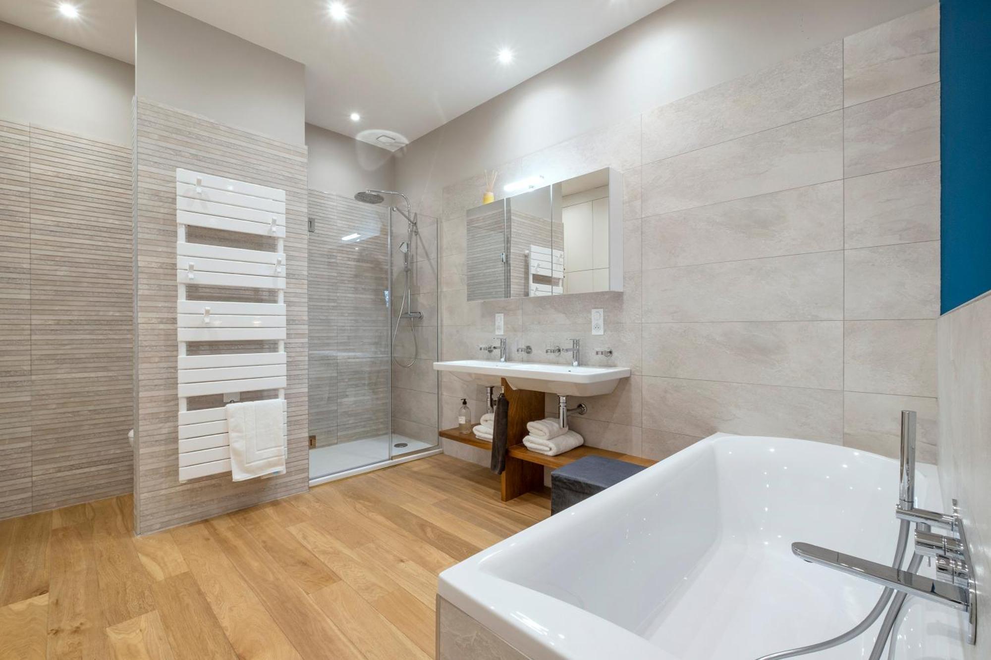 Escale Rochelaise B&B, Spa Bain Nordique Et Sauna Tonneau Ла-Рошель Экстерьер фото